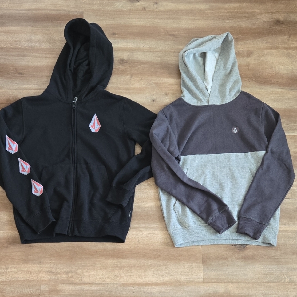 Volcom Boy's Black and Gray Hoodies Set